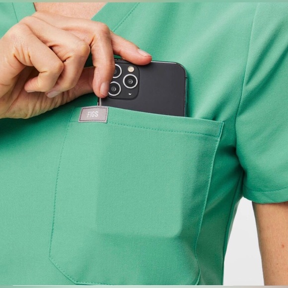 FIGS Women’s Catarina One-Pocket Top - Surgical Green - size XS - NWT - Picture 5 of 5